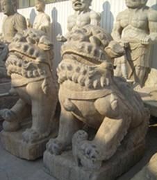 高仿石雕狮子价格与供应 如何选择可靠厂家？——世界工厂网产品信息库带你一探究竟